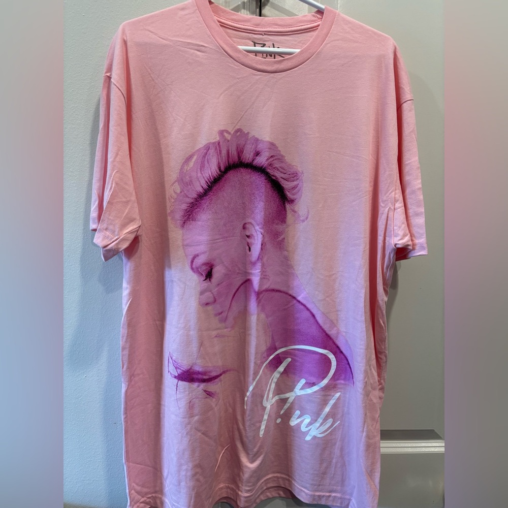 PINK Silhouette Photo Peach Shirt • Sz: XL • NWOT